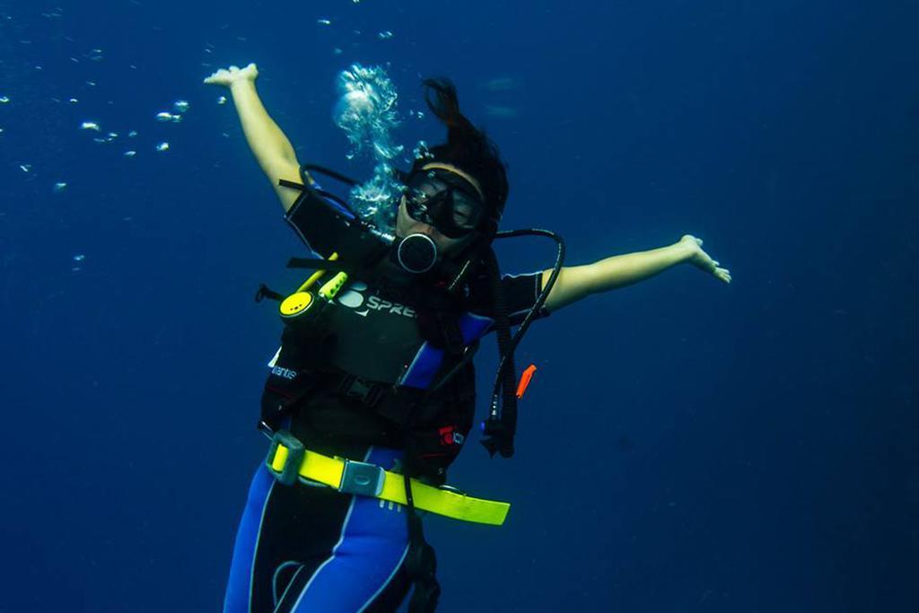 Ratu Kini Backpackers And Dive Resort Mana Island Dış mekan fotoğraf