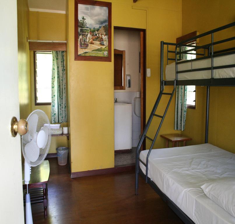 Ratu Kini Backpackers And Dive Resort Mana Island Dış mekan fotoğraf