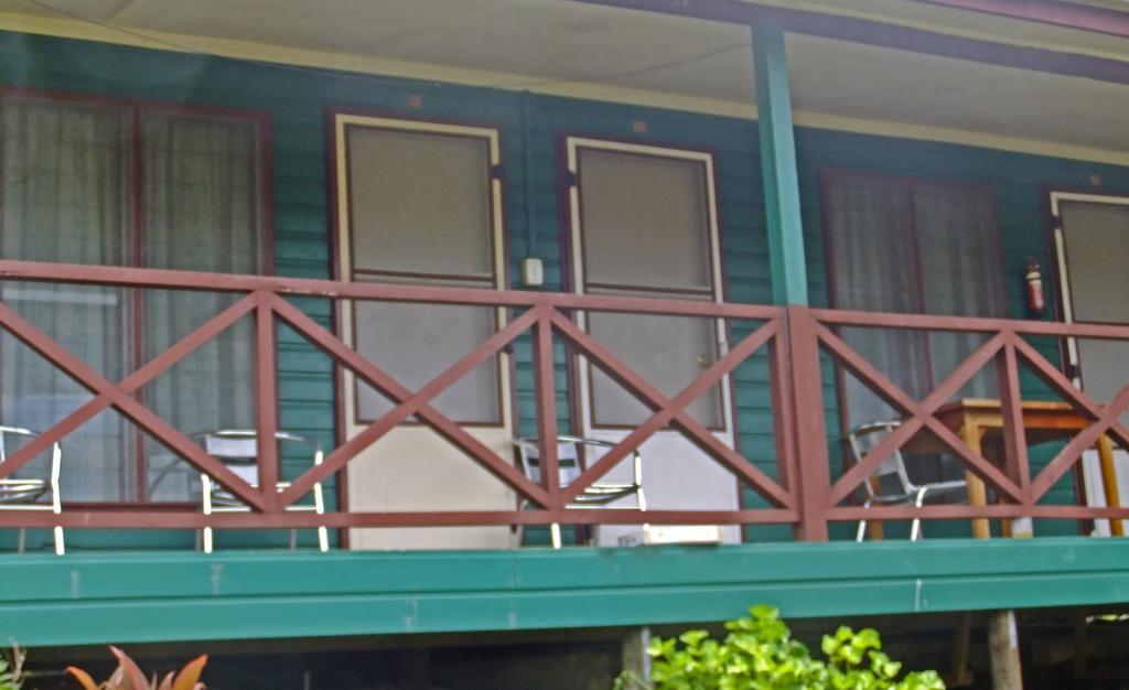 Ratu Kini Backpackers And Dive Resort Mana Island Dış mekan fotoğraf