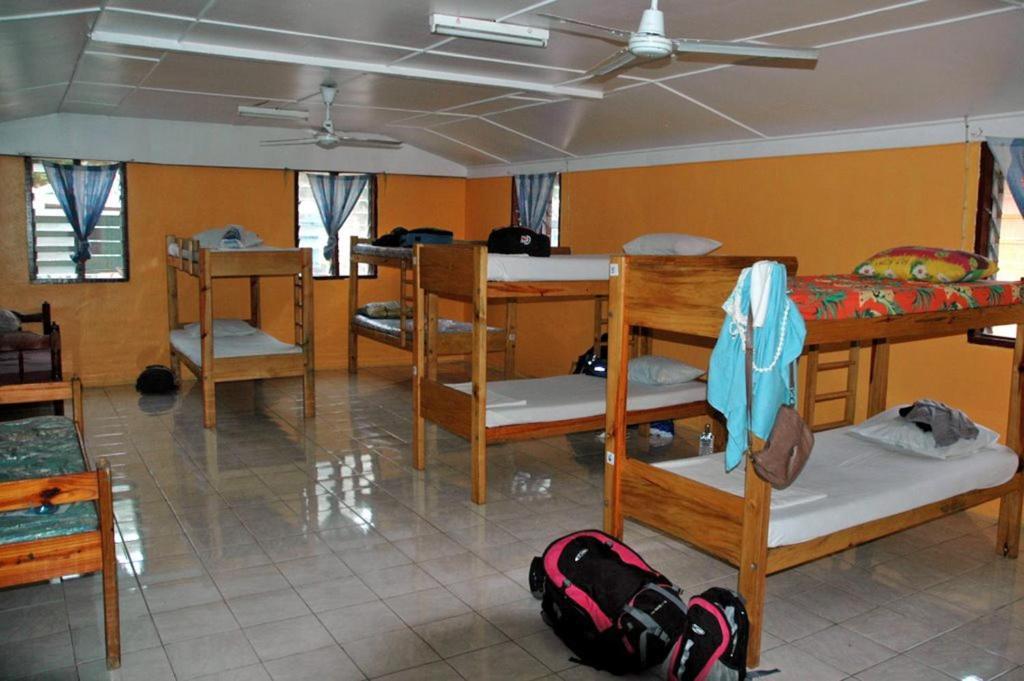 Ratu Kini Backpackers And Dive Resort Mana Island Oda fotoğraf