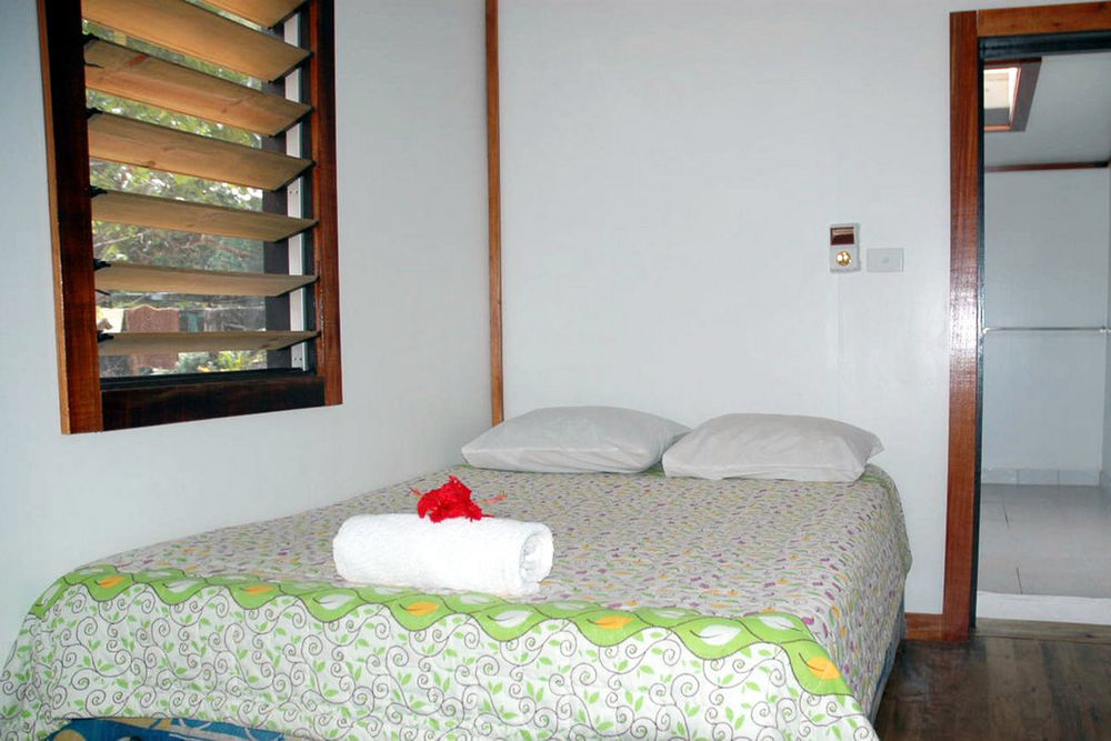 Ratu Kini Backpackers And Dive Resort Mana Island Dış mekan fotoğraf